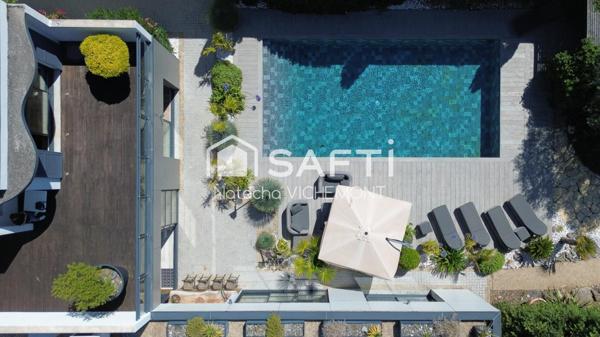 Villa contemporaine d'exception avec accès mer et ses studios locatifs indépendants