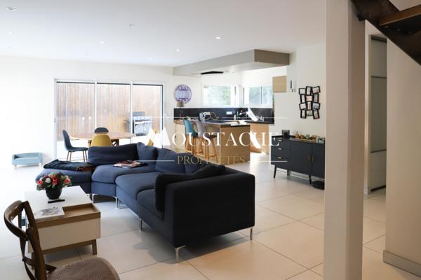 MAISON/ VILLA CONTEMPORAINE AVEC PISCINE - 200m PLAGE -