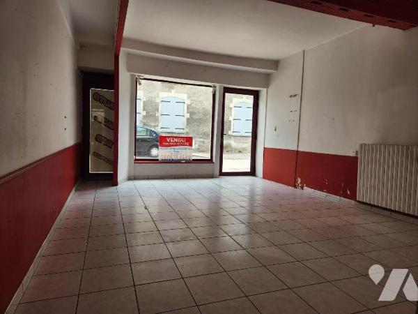 À vendre à Bar-sur-Aube? Immeuble mixte à rénover avec toiture neuve, au fort potentiel
Situé ...