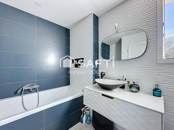 Pavillon 5 pièces entièrement rénové et isolé