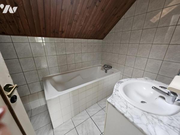 Maison semi-individuelle SEMI-PLAIN-PIED – Lumineuse & proche commodités