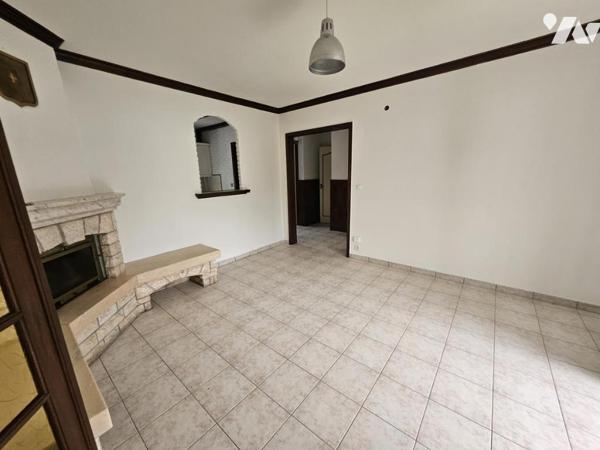 Maison semi-individuelle SEMI-PLAIN-PIED – Lumineuse & proche commodités