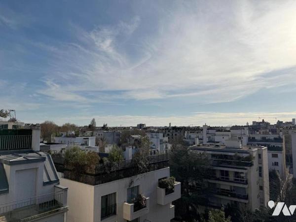 APPARTEMENT TRAVERSANT AVEC VUE DEGAGEE