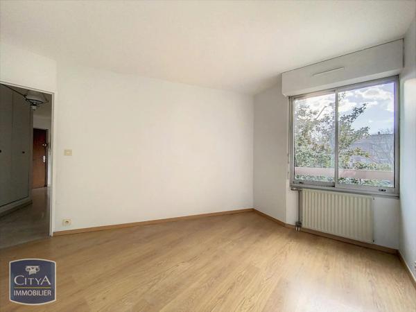 Appartement à louer 2 pièces 48.95m² Nîmes (30900)