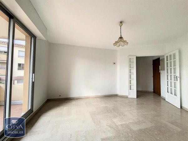 Appartement à louer 2 pièces 48.95m² Nîmes (30900)