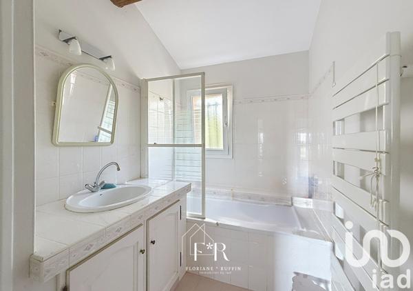 Maison à vendre 8 pièces 240 m² Eyragues