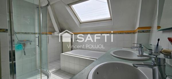 Maison de ville avec piscine couverte et chauffée