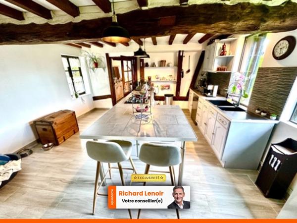 Charmante grange normande rénovée avec goût et son pigeonnier près de Pont-Audemer