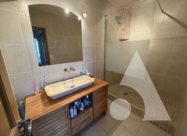 Appartement 4 pièces 76.01 m2