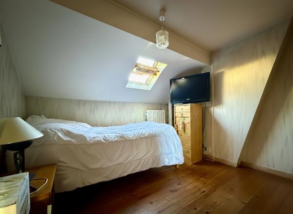 Maison de ville avec garage et cour - Secteur Jamin