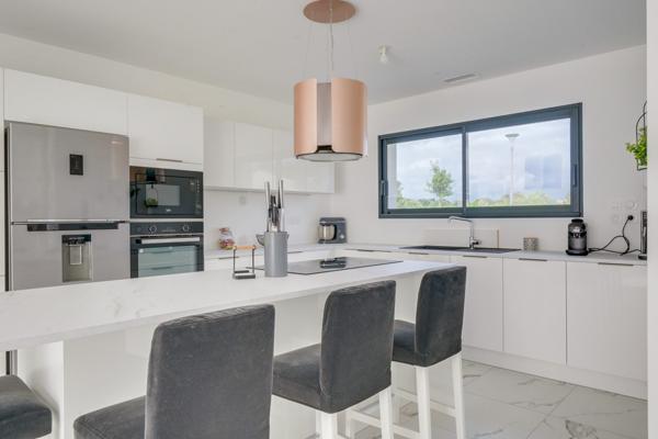 Saint-André-de-Cubzac (33240) Maison 5 pièces de 120m2 habitables avec garage et terrasse sur parcelle de 400m2