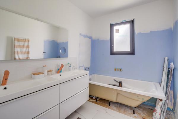 Saint-André-de-Cubzac (33240) Maison 5 pièces de 120m2 habitables avec garage et terrasse sur parcelle de 400m2