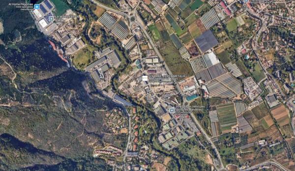 PEGOMAS, Terrain de 2874m2 avec 1025m2 de local commercial