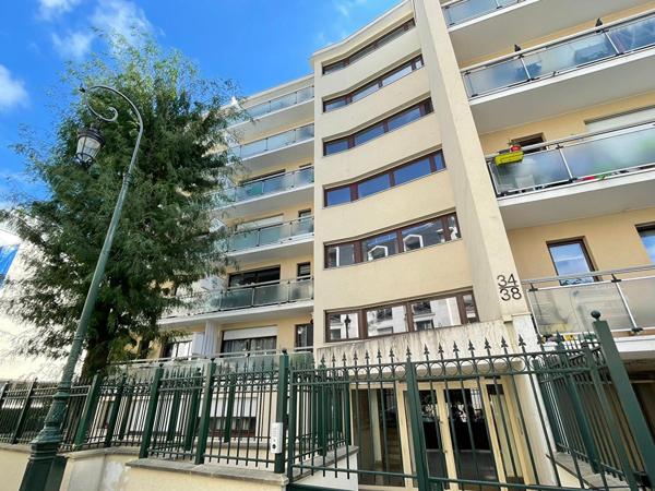 Appartement Puteaux 2 pièces 29.37 m² avec balcon