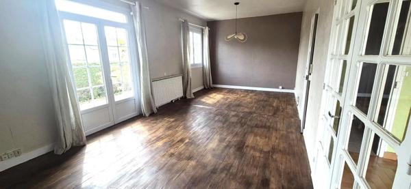 Vente                                                      Maison
                        
                     5 pièces                      92 m2                     à Arnage