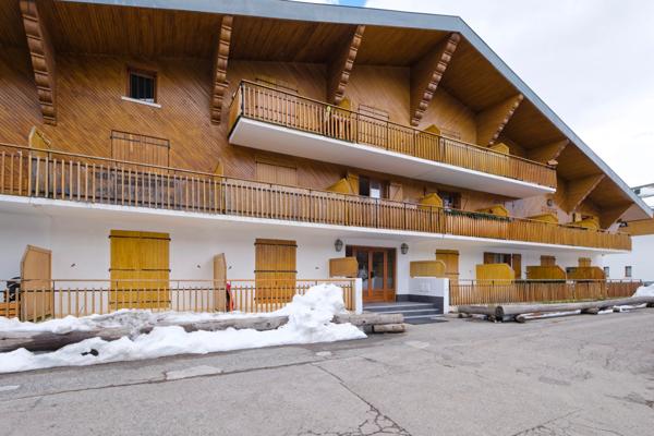 Appartement T1 de 21m2 avec terrasse et parking à Saint-étienne de Tinée