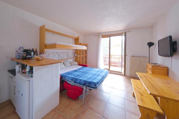 Appartement T1 de 21m2 avec terrasse et parking à Saint-étienne de Tinée