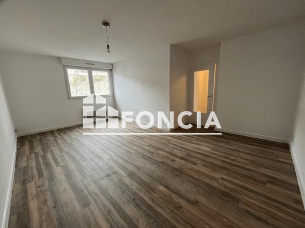 Location Appartement 2 pièces 50.83 m² - 56 RUE BERNARD LE PECQ Laval 53000