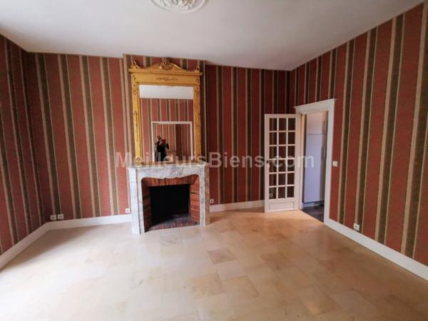 Triplex de charme 157 m2 au coeur du centre ville de la Flêche