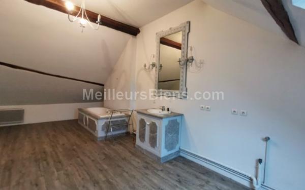 Triplex de charme 157 m2 au coeur du centre ville de la Flêche