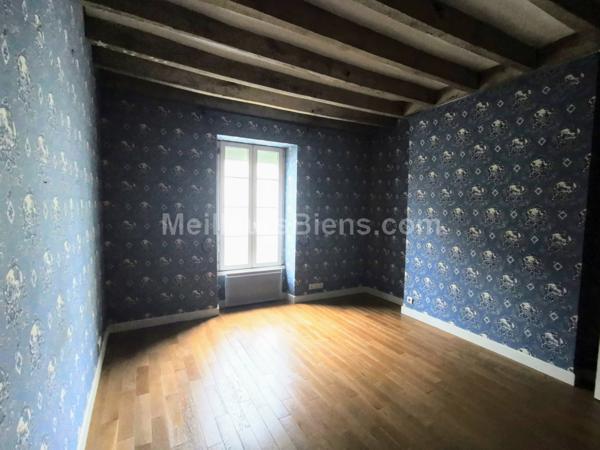 Triplex de charme 157 m2 au coeur du centre ville de la Flêche