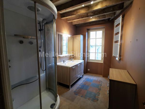 Triplex de charme 157 m2 au coeur du centre ville de la Flêche