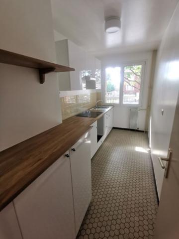 Appartement Le Bourget 2 pièce(s) 43.03 m2 habitables et 56m2 surface totale