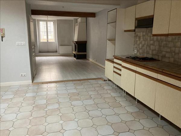 Appartement à louer 526 € CC BEAULIEU SUR DORDOGNE 3 p 99 m² DPE D