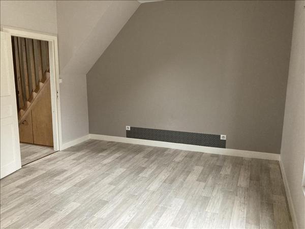 Appartement à louer 526 € CC BEAULIEU SUR DORDOGNE 3 p 99 m² DPE D