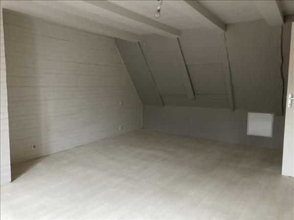 Appartement à louer 526 € CC BEAULIEU SUR DORDOGNE 3 p 99 m² DPE D