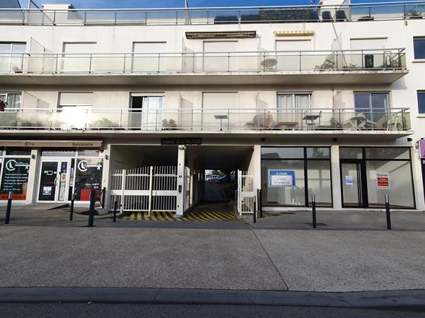 Parking centre QUIBERON, proche port et plage ! , Quiberon
