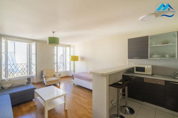 MARSEILLE 1ER – RÉPUBLIQUE / VIEUX-PORT – GRAND STUDIO MEUBLÉ – 4E ÉTAGE – ASCENSEUR – SANS VIS-À-VIS