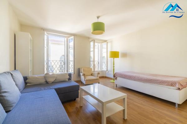 MARSEILLE 1ER – RÉPUBLIQUE / VIEUX-PORT – GRAND STUDIO MEUBLÉ – 4E ÉTAGE – ASCENSEUR – SANS VIS-À-VIS