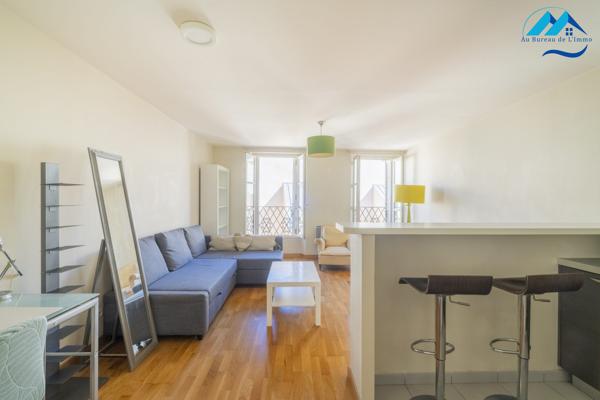MARSEILLE 1ER – RÉPUBLIQUE / VIEUX-PORT – GRAND STUDIO MEUBLÉ – 4E ÉTAGE – ASCENSEUR – SANS VIS-À-VIS