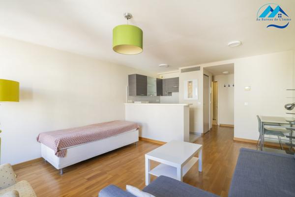 MARSEILLE 1ER – RÉPUBLIQUE / VIEUX-PORT – GRAND STUDIO MEUBLÉ – 4E ÉTAGE – ASCENSEUR – SANS VIS-À-VIS