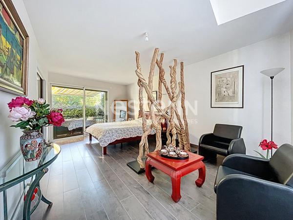 Charmante maison à vendre à Nantes - Chantenay, 3 chambres, 2 garages. Beau jardin.