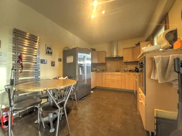 Limoges (87100) Maison 8 pièces, 221 m2 habitables