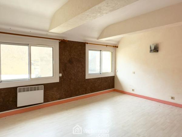 Immeuble 287 m² à Mazé-Milon 49630