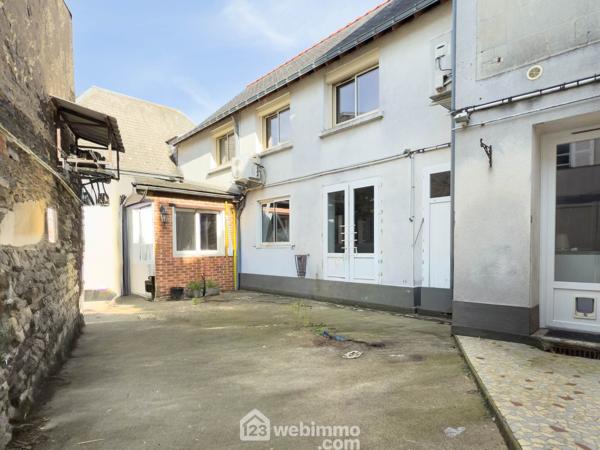 Immeuble 287 m² à Mazé-Milon 49630
