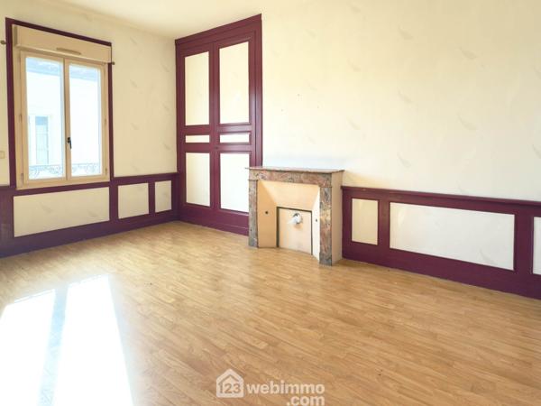 Immeuble 287 m² à Mazé-Milon 49630
