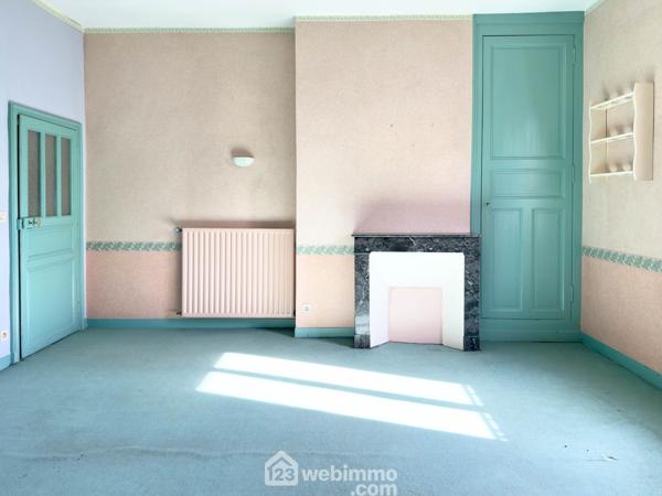 Immeuble 287 m² à Mazé-Milon 49630