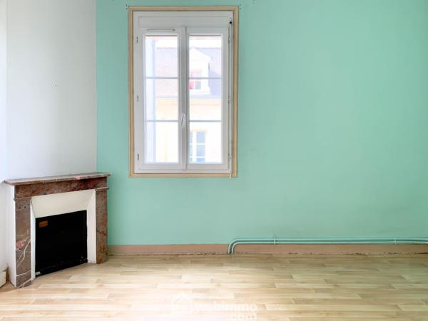 Immeuble 287 m² à Mazé-Milon 49630