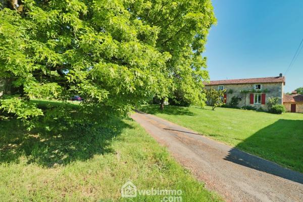 Longère 295 m² à Sommières-du-Clain 86160