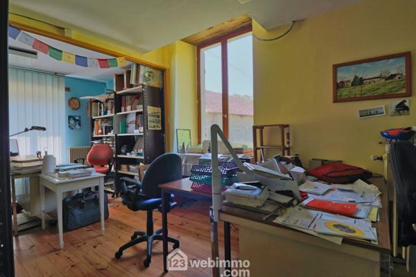 Longère 295 m² à Sommières-du-Clain 86160
