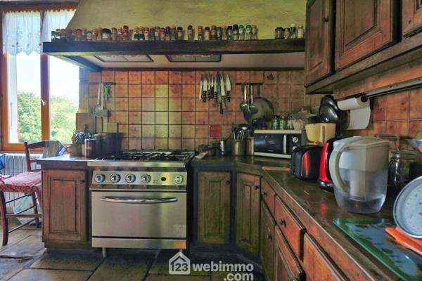 Longère 295 m² à Sommières-du-Clain 86160