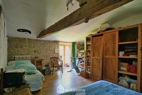 Longère 295 m² à Sommières-du-Clain 86160