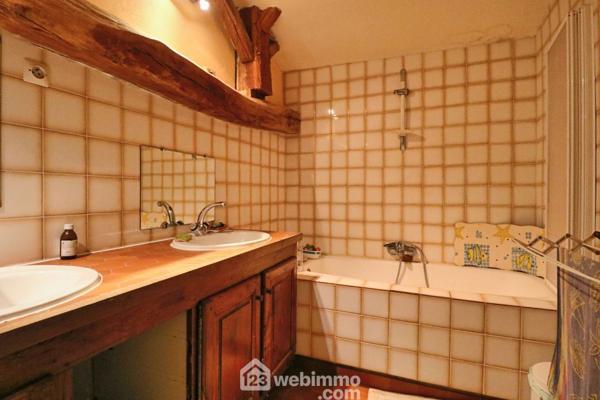 Longère 295 m² à Sommières-du-Clain 86160