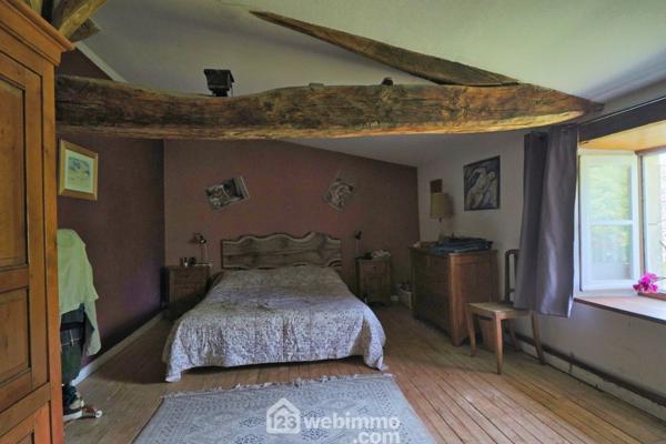 Longère 295 m² à Sommières-du-Clain 86160