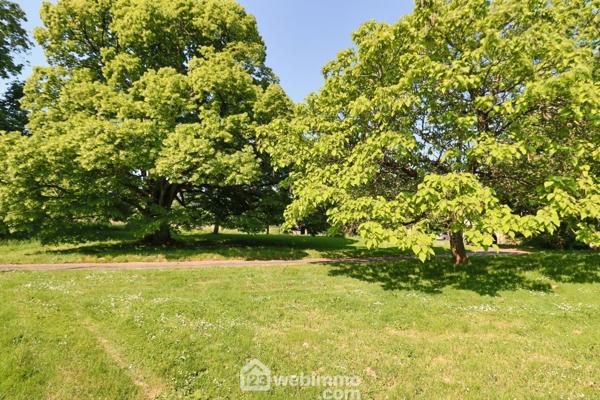 Longère 295 m² à Sommières-du-Clain 86160