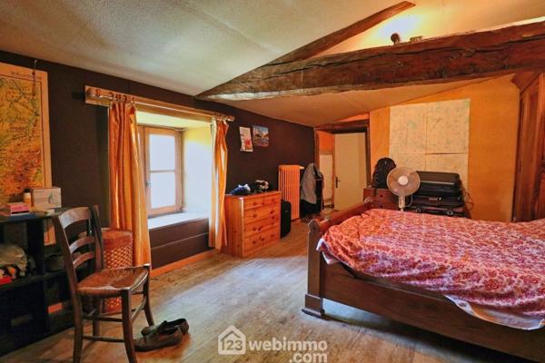 Longère 295 m² à Sommières-du-Clain 86160